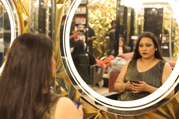 Woman at a beauty parlour